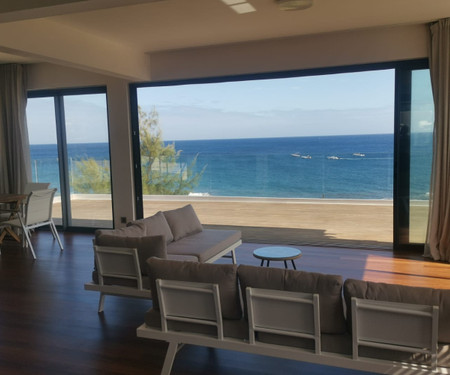 Océans luxury oceanfront apart sunset with pool