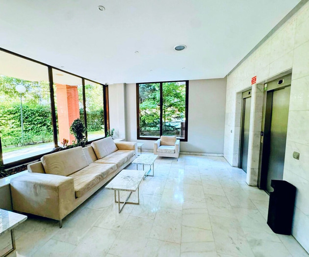 Airport Madrid Plenilunio Suites Green by beBalmy
