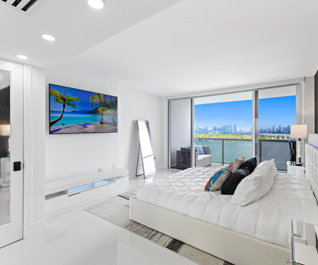 Miami Skyline Luxe Penthouse