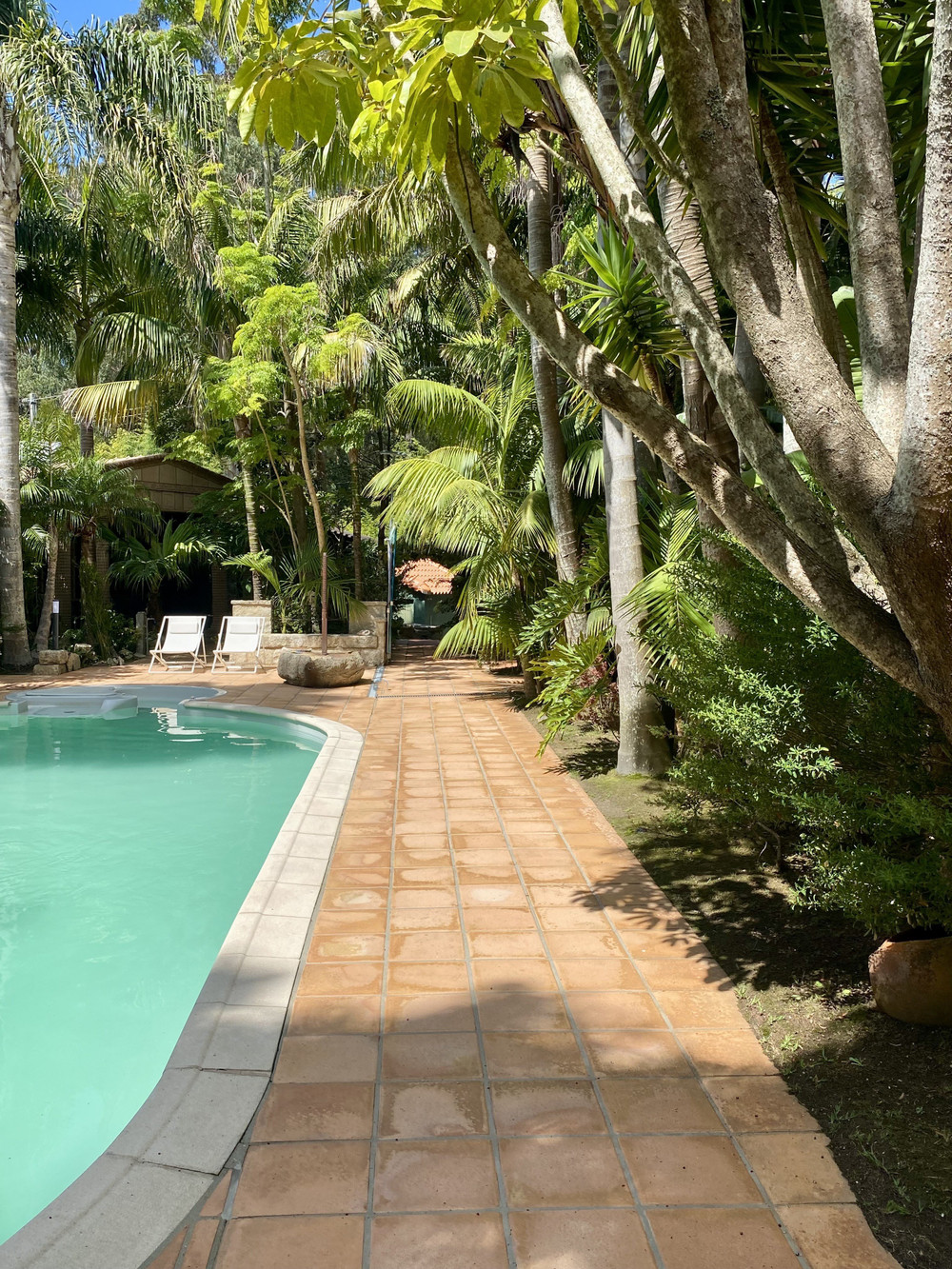 Tropical oasis with pool & fast Wi-Fi preview