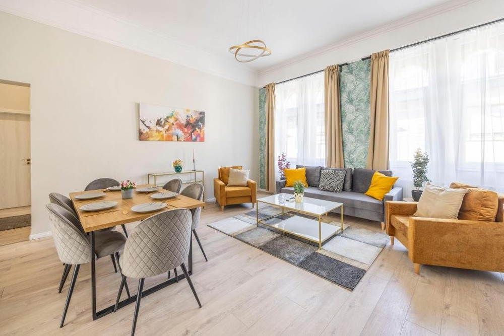 DeLuxe I36 City Center Suite with 4BEDRM, 2BATHRM preview