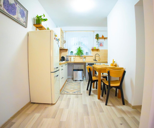Cozy Little Apartment in Old Tw