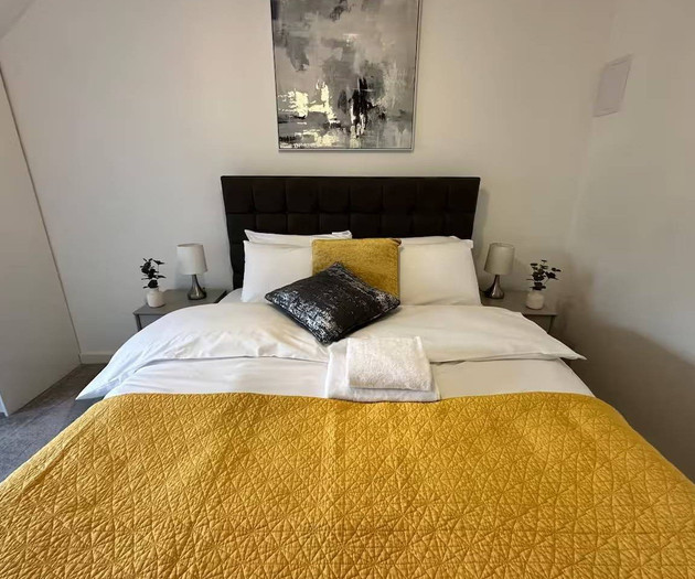 Cozy 3 Bedroom House | Free Parking | Garden