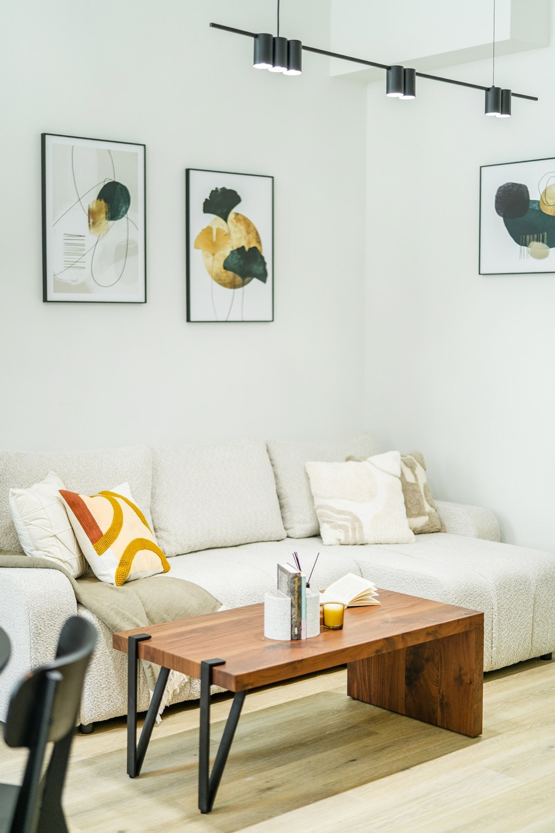 Living room image 4