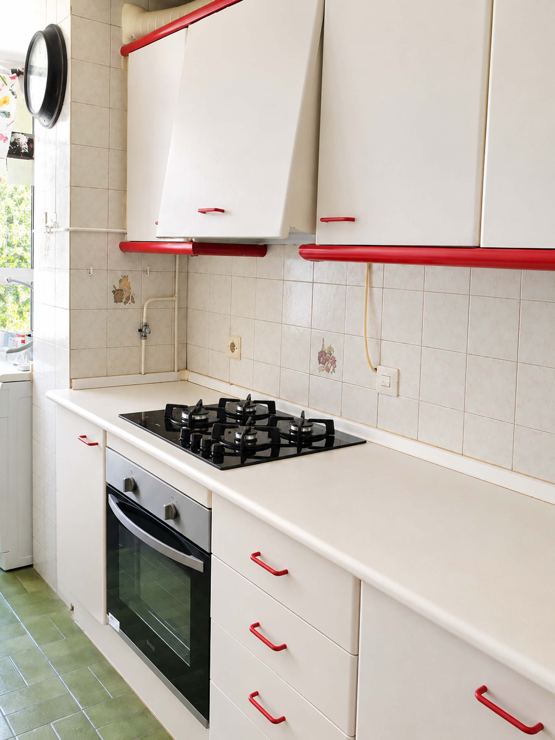 Kitchen counter with gas hob
