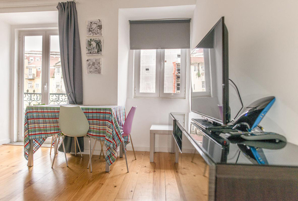 Perfect for a Couple in center Lisbon, free wifi!