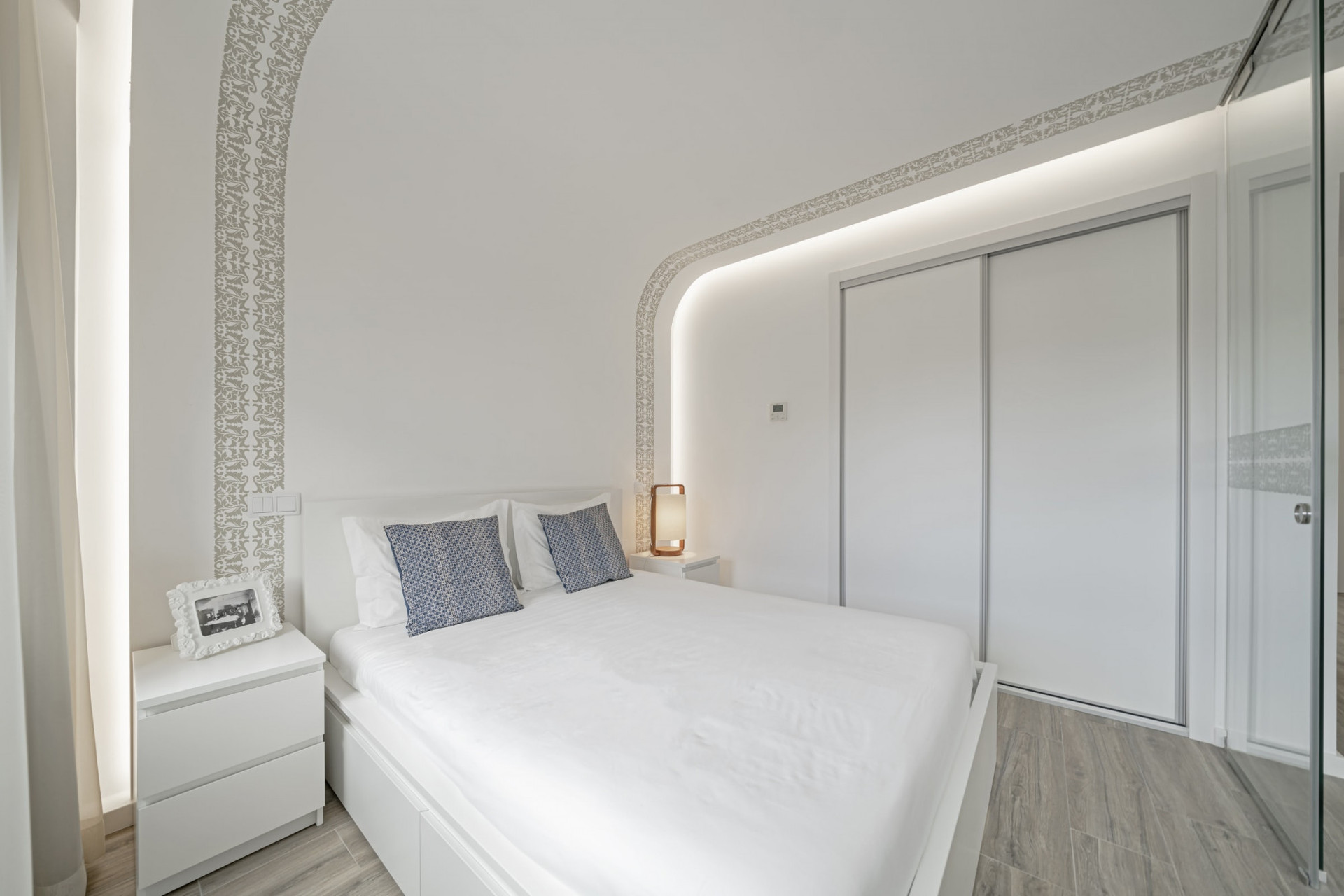 Bedroom with double bed