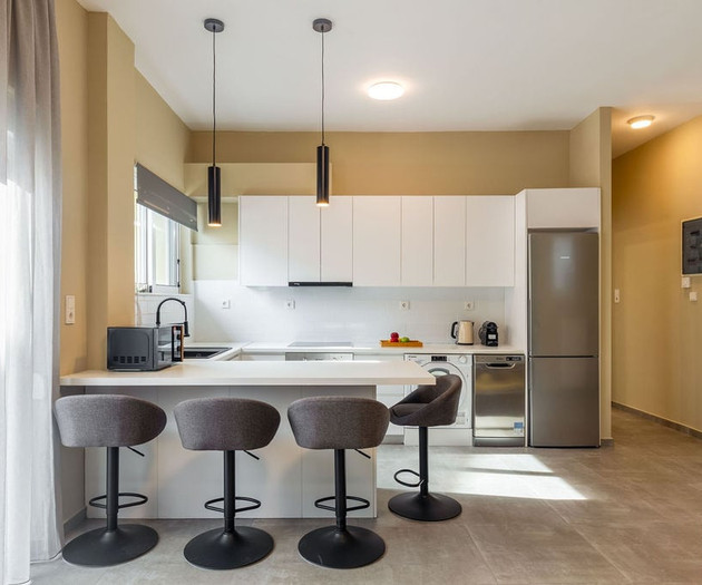 Full kitchen