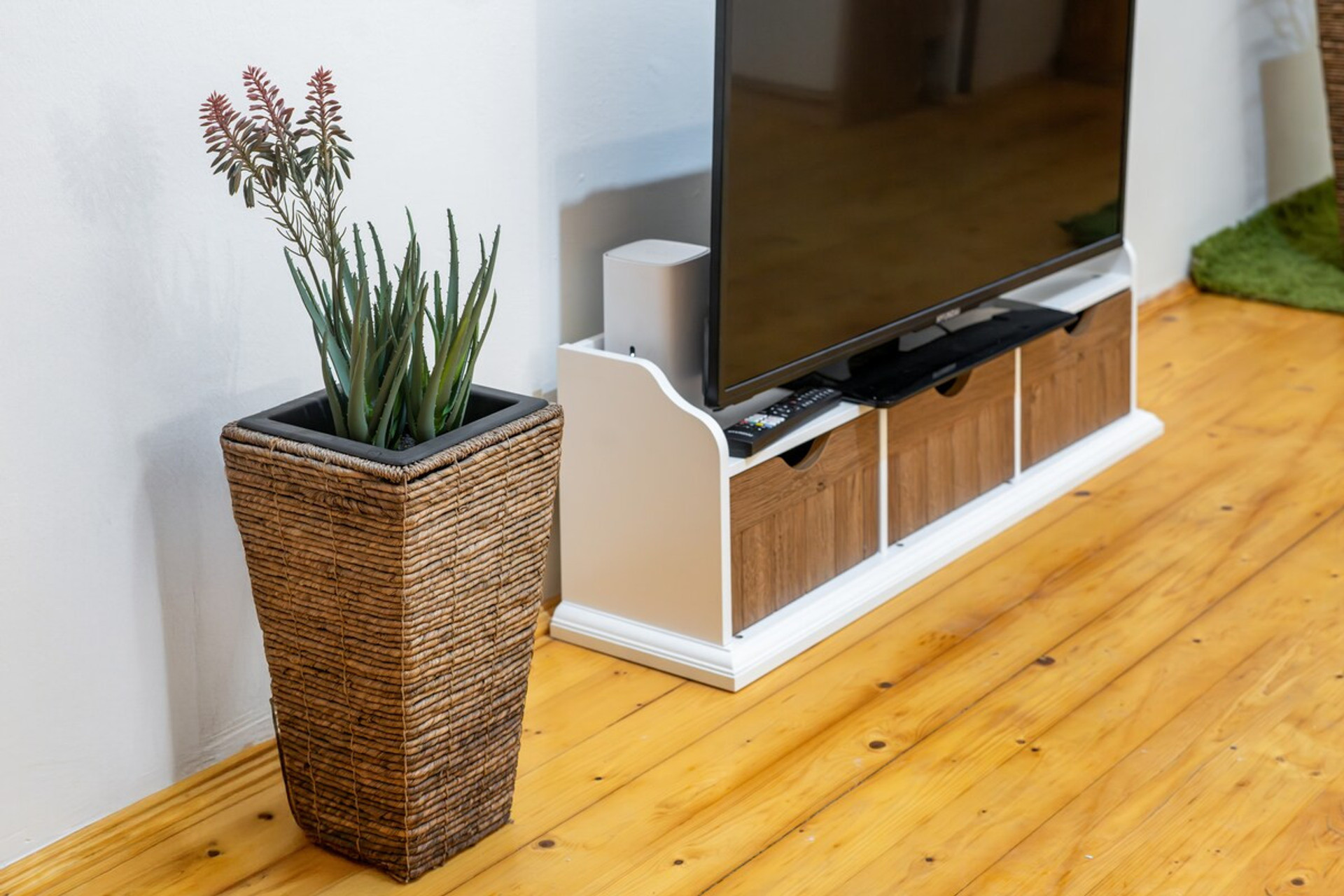 Living room image 1