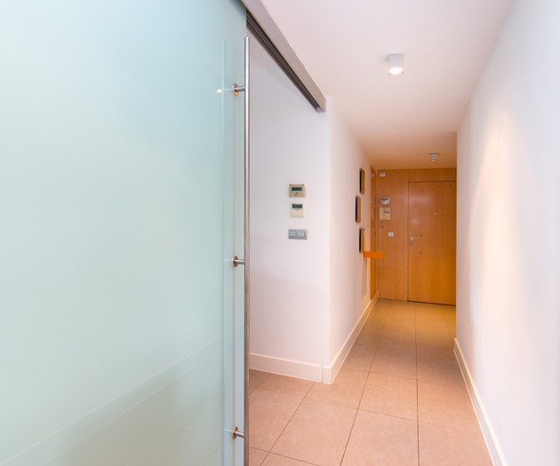 Full apartment conveniently located, 3+ months