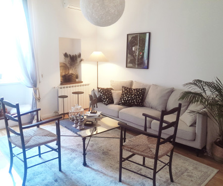 Spacious apartment - Private Parking