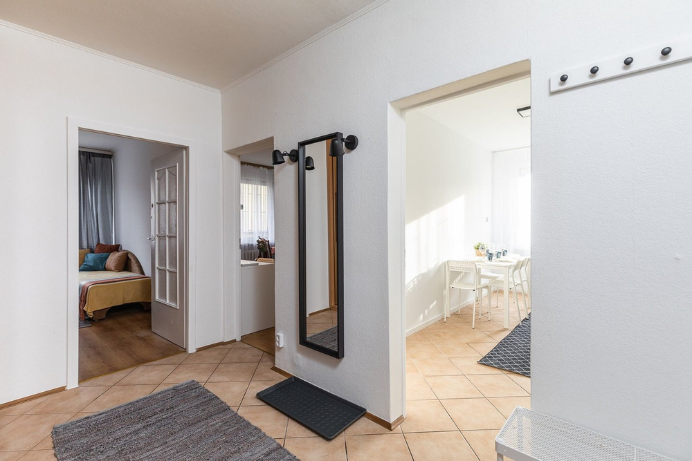 001 Pirenejska 20 ROOM SuperApart preview
