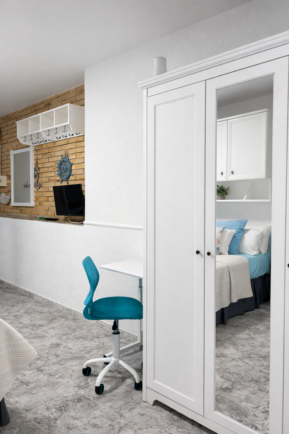 Cozy Mediterranean Stay Near the Beach preview