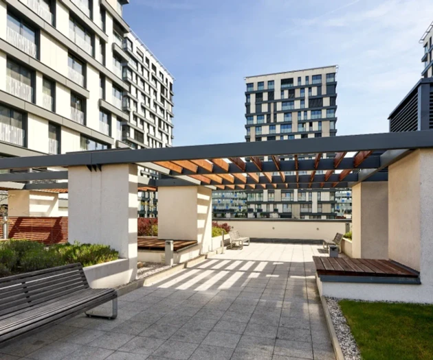Modern Renovated Apartment with Balcony