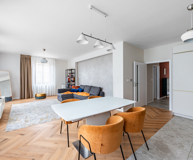 Two-bedrooms apartment with air-condition, balcony