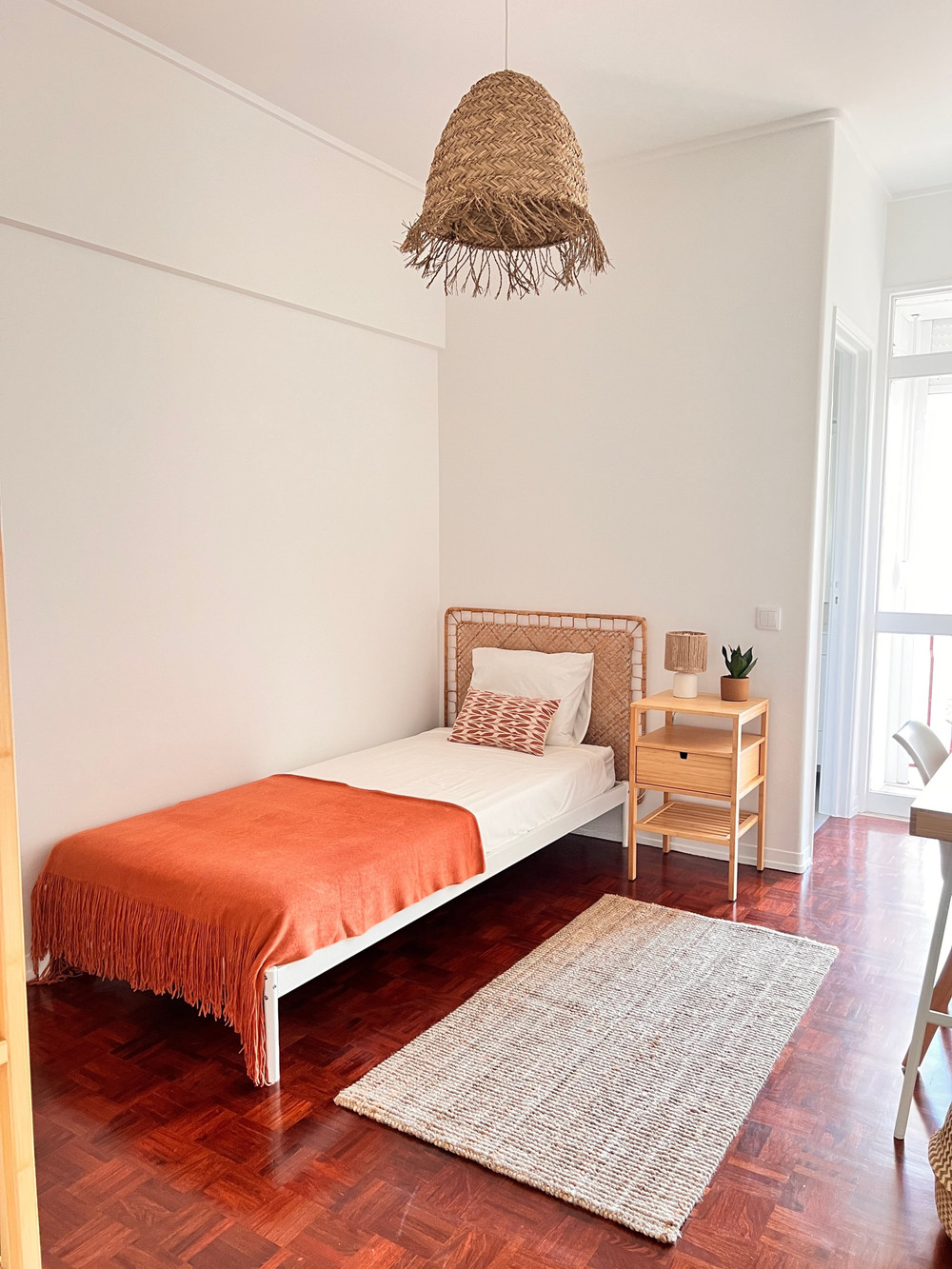 Cozy & Fully Furnished en Suite Room in Lisbon preview