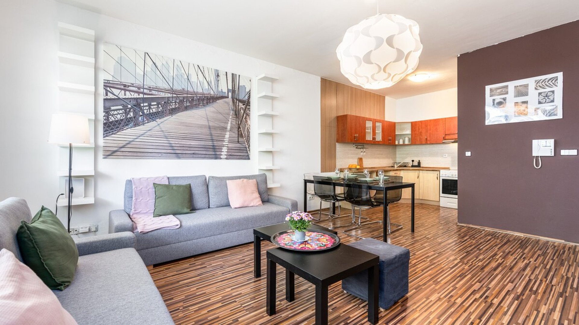 Living room image 1