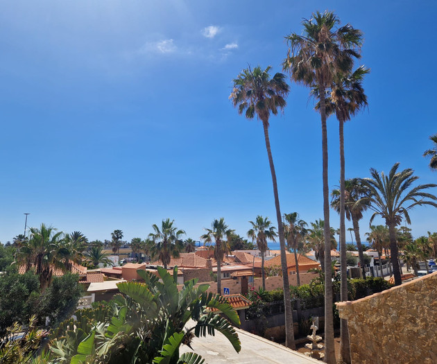 Luxury villa near beachfront in Caleta De Fuste