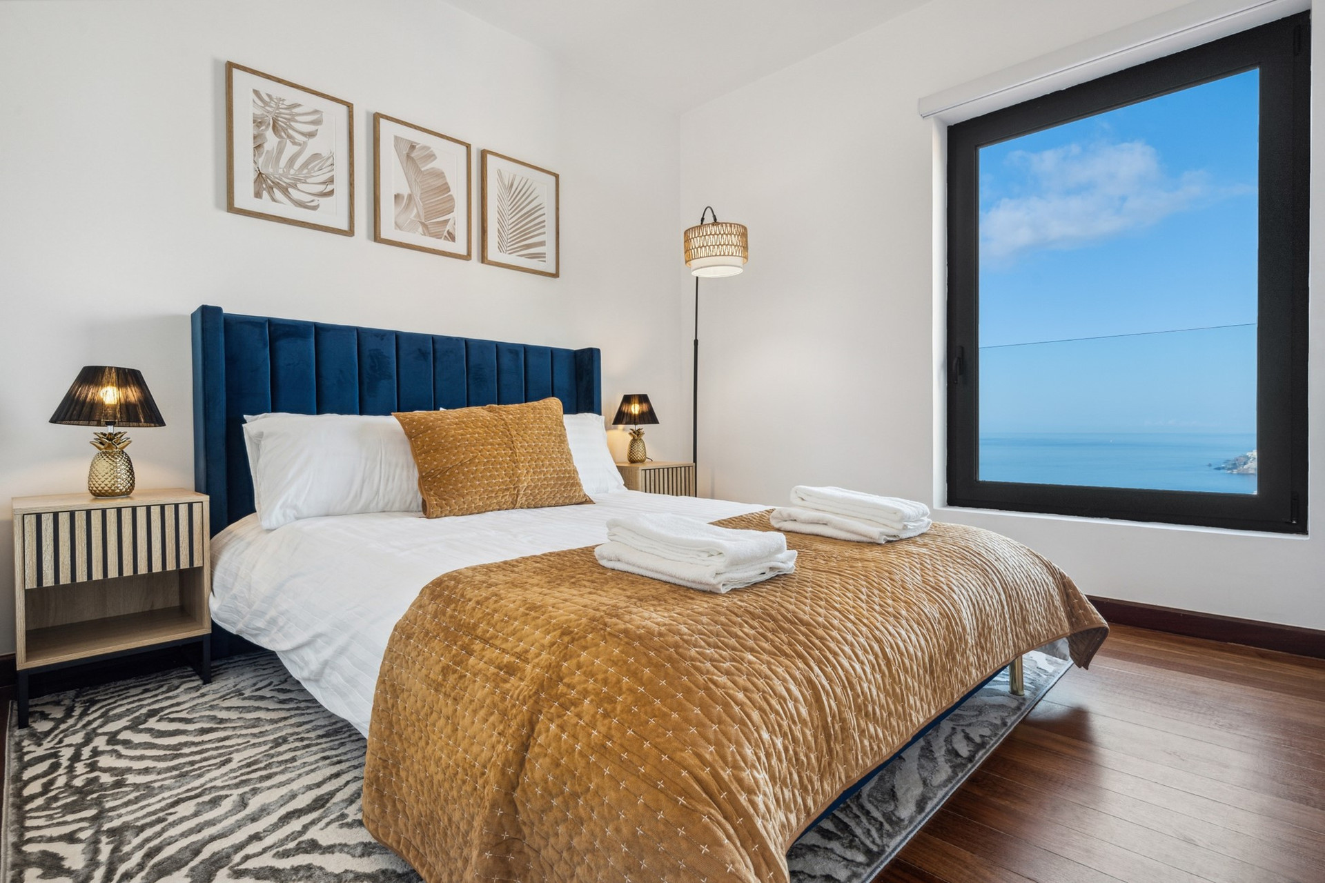 Quarto com cama Queen size