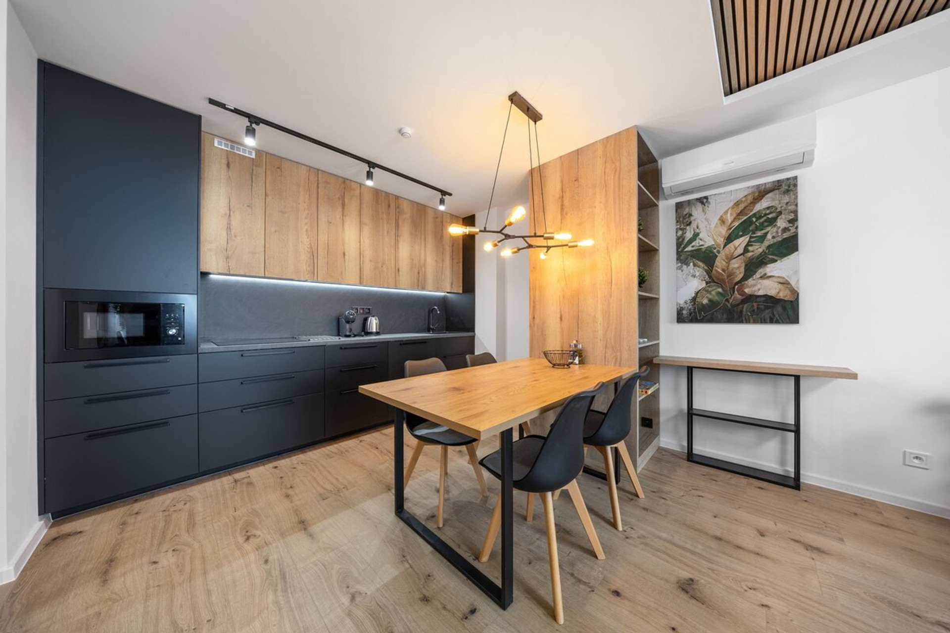 Full kitchen image 1