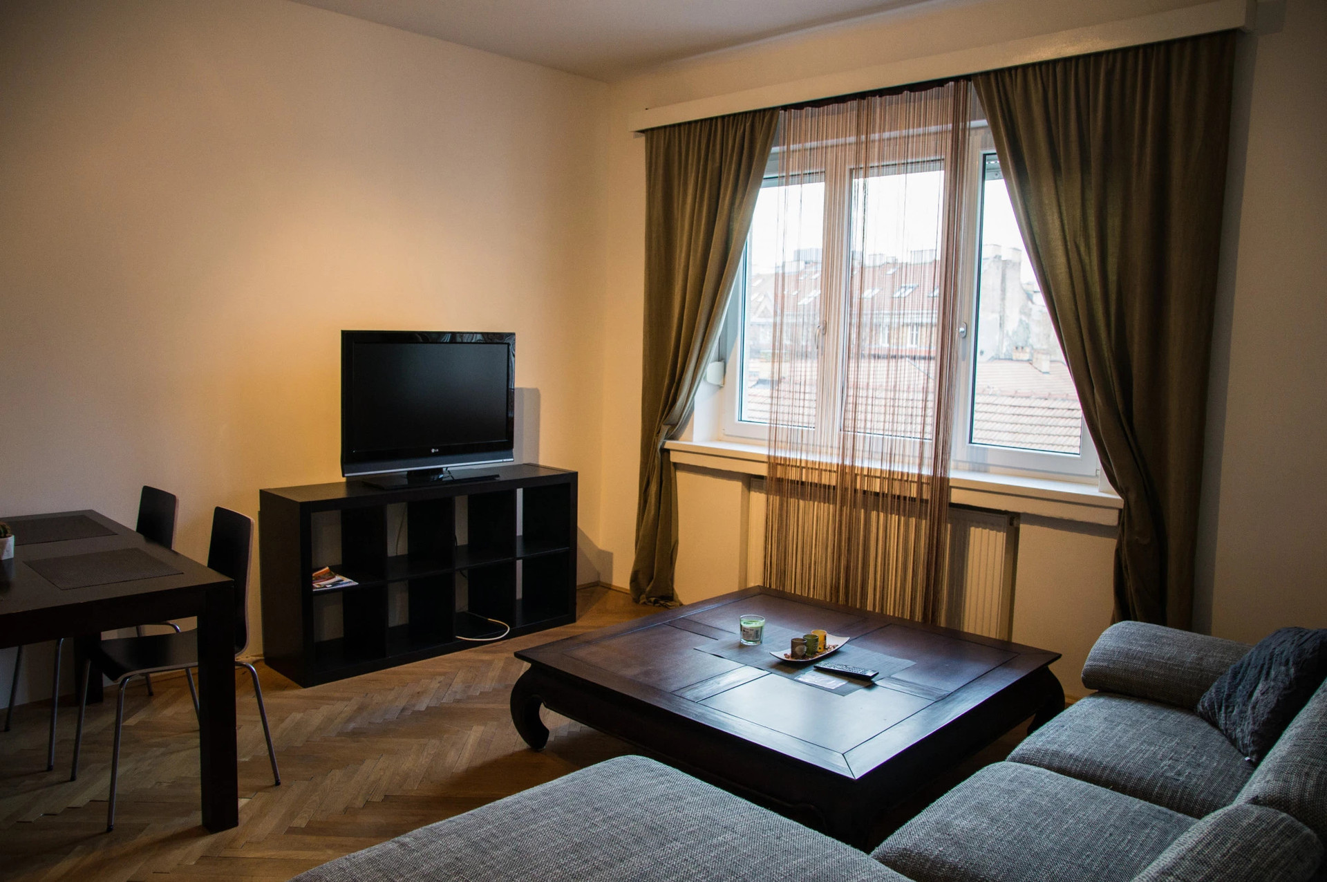 4th floor one bedroom apartment - 