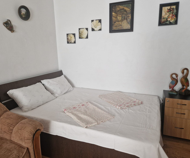 Large Group Accommodation Bucharest, 4 apt,20slips
