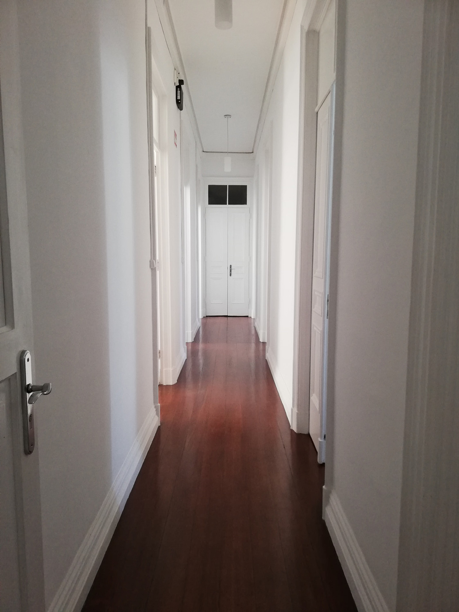 ROOMS CORRIDOR / CORREDOR