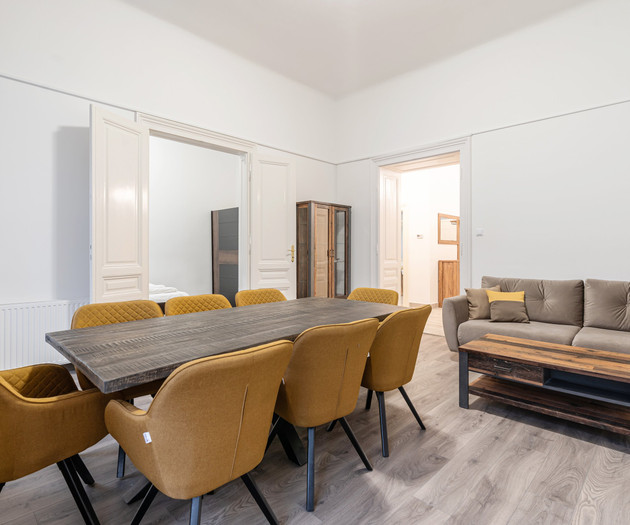 Modern 2-bedroom apartment with monthly cleaning
