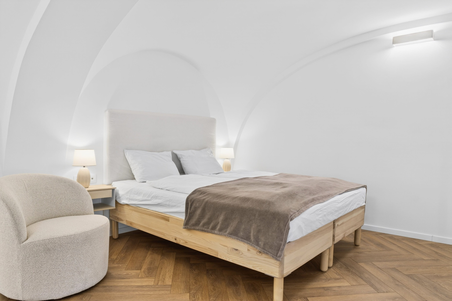 Bedroom with vaulted arched ceiling
