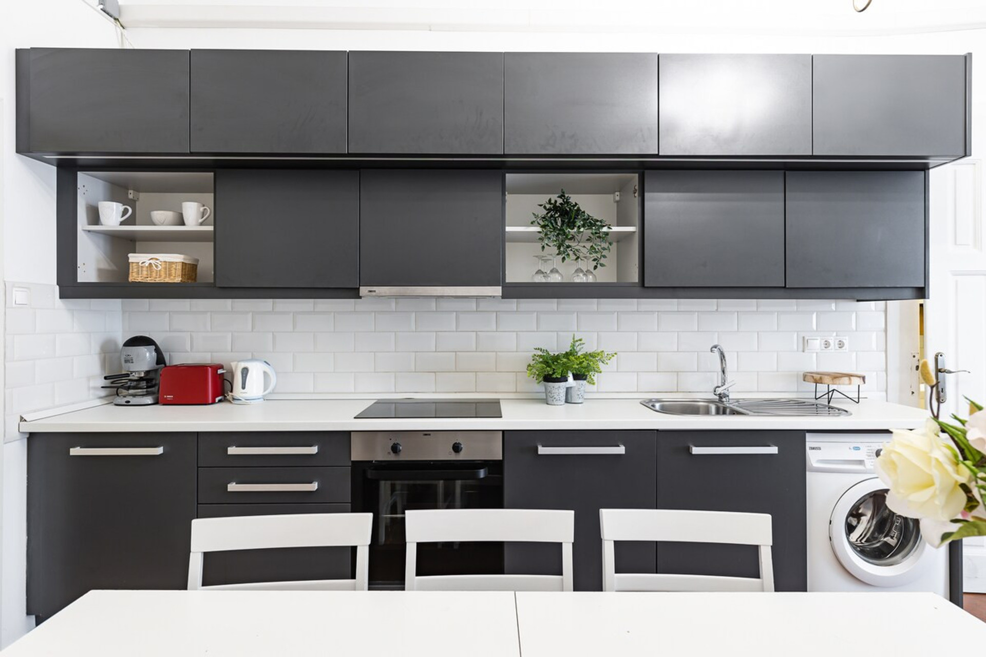 Full kitchen 2
