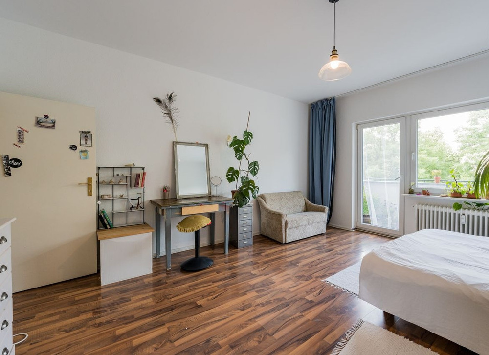Spacious 2 rooms with balcony and regular cleaning preview