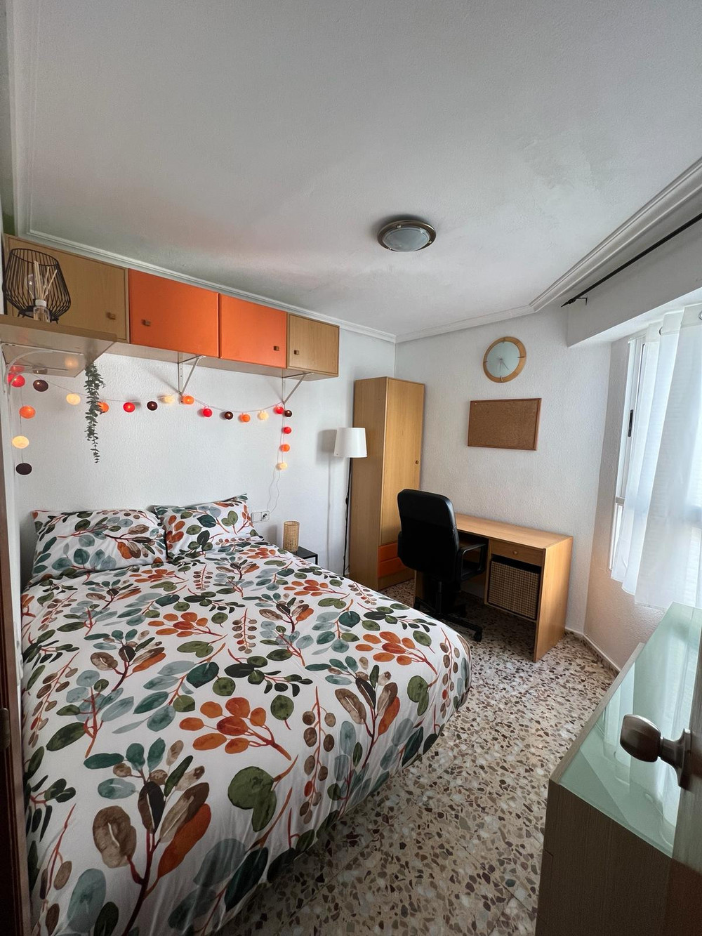 Cozy and bright room in the center of Alicante preview