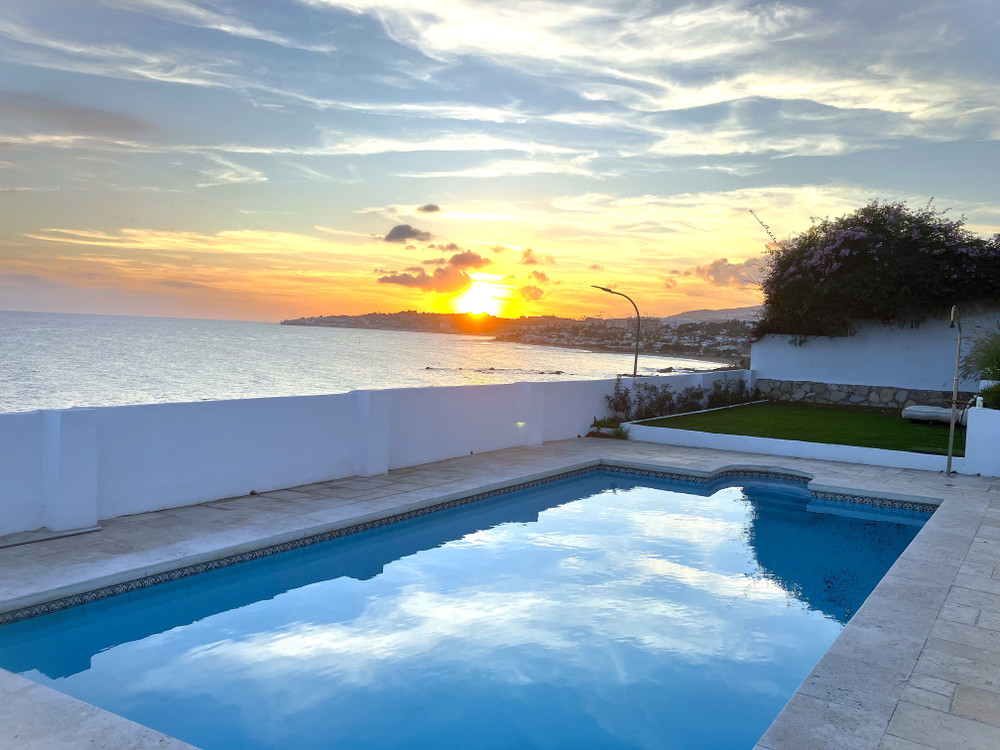 Wake Up by the Sea – A Modern Home preview