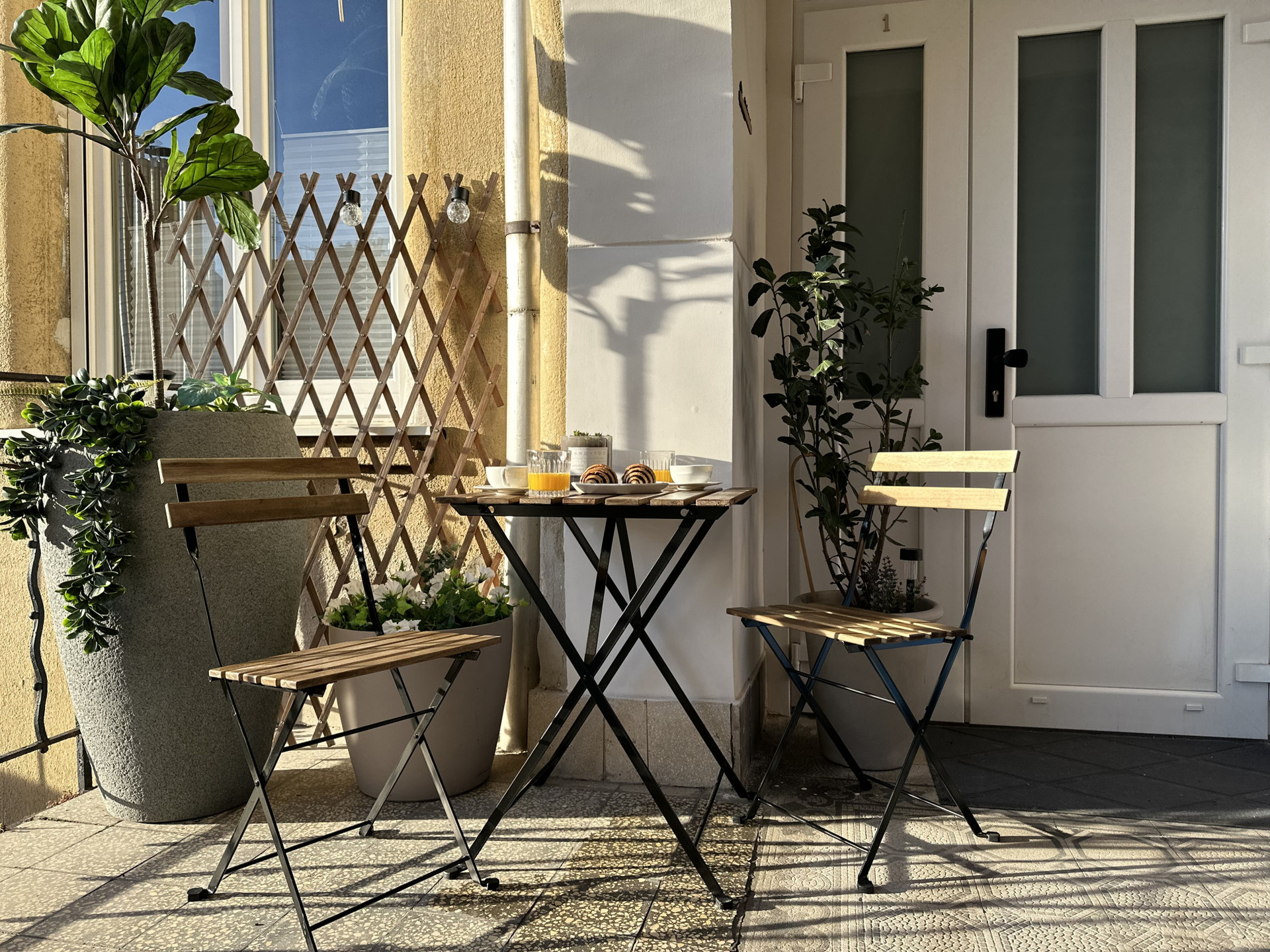 outside area to enjoy the morning sun