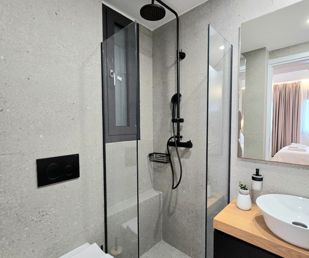 TT Luxury Homes | Artemis – Shared Pool & Gym NEW
