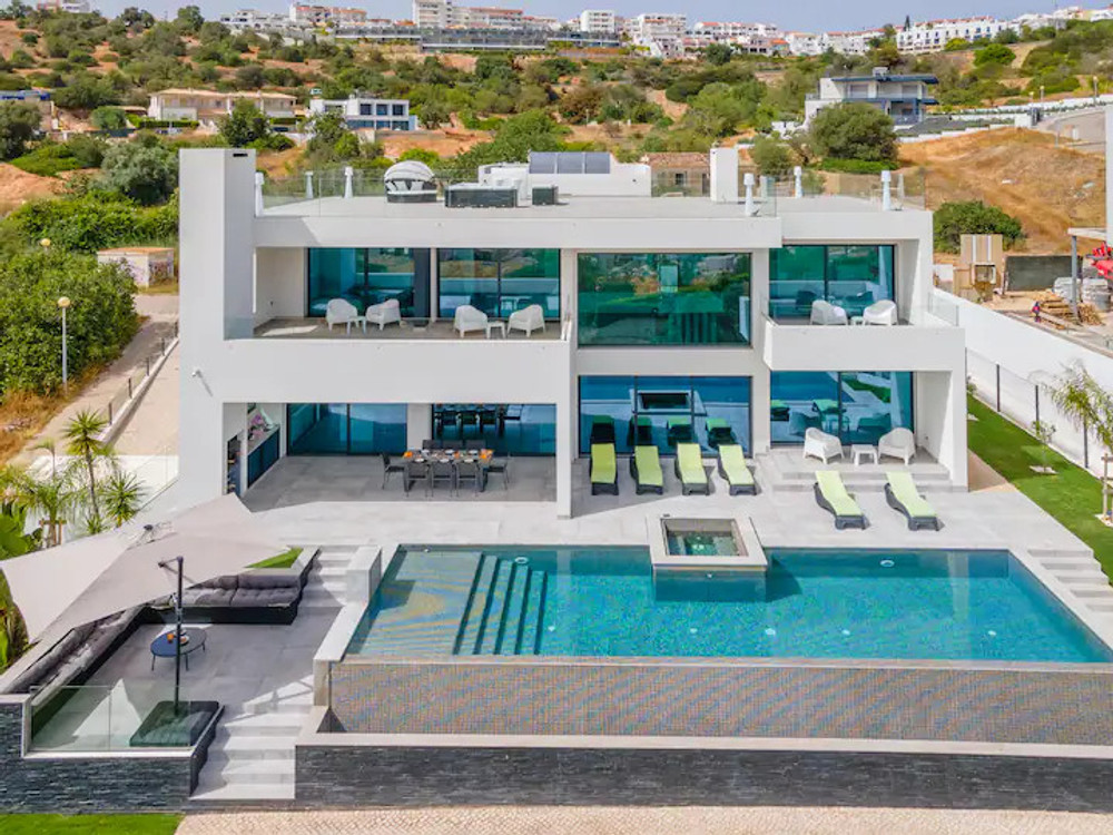 Villa das Amendoeiras by HelloVacations preview