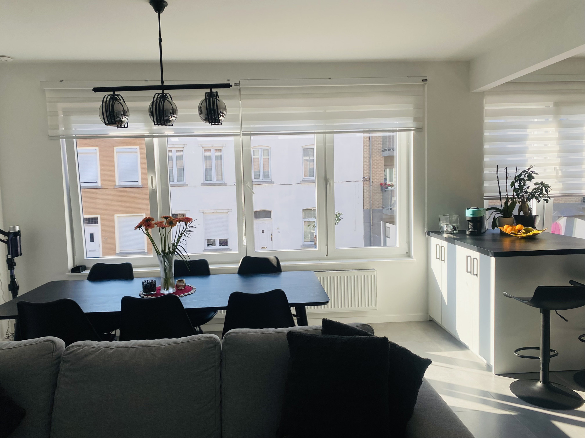 Sala de jantar aberta com o salão