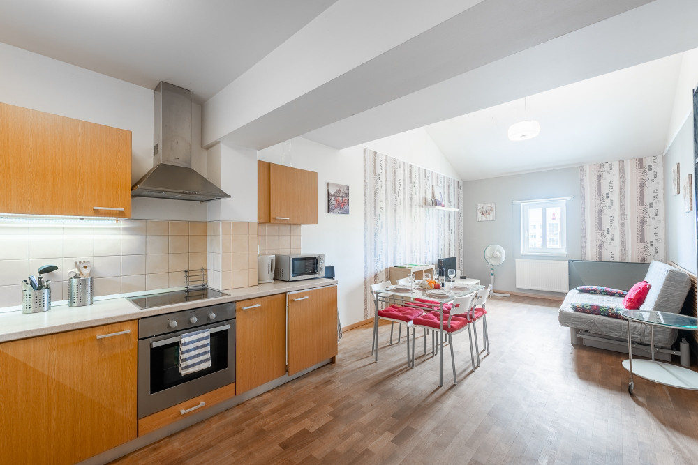 DOPPIO -in city center, near metro, FREE parking