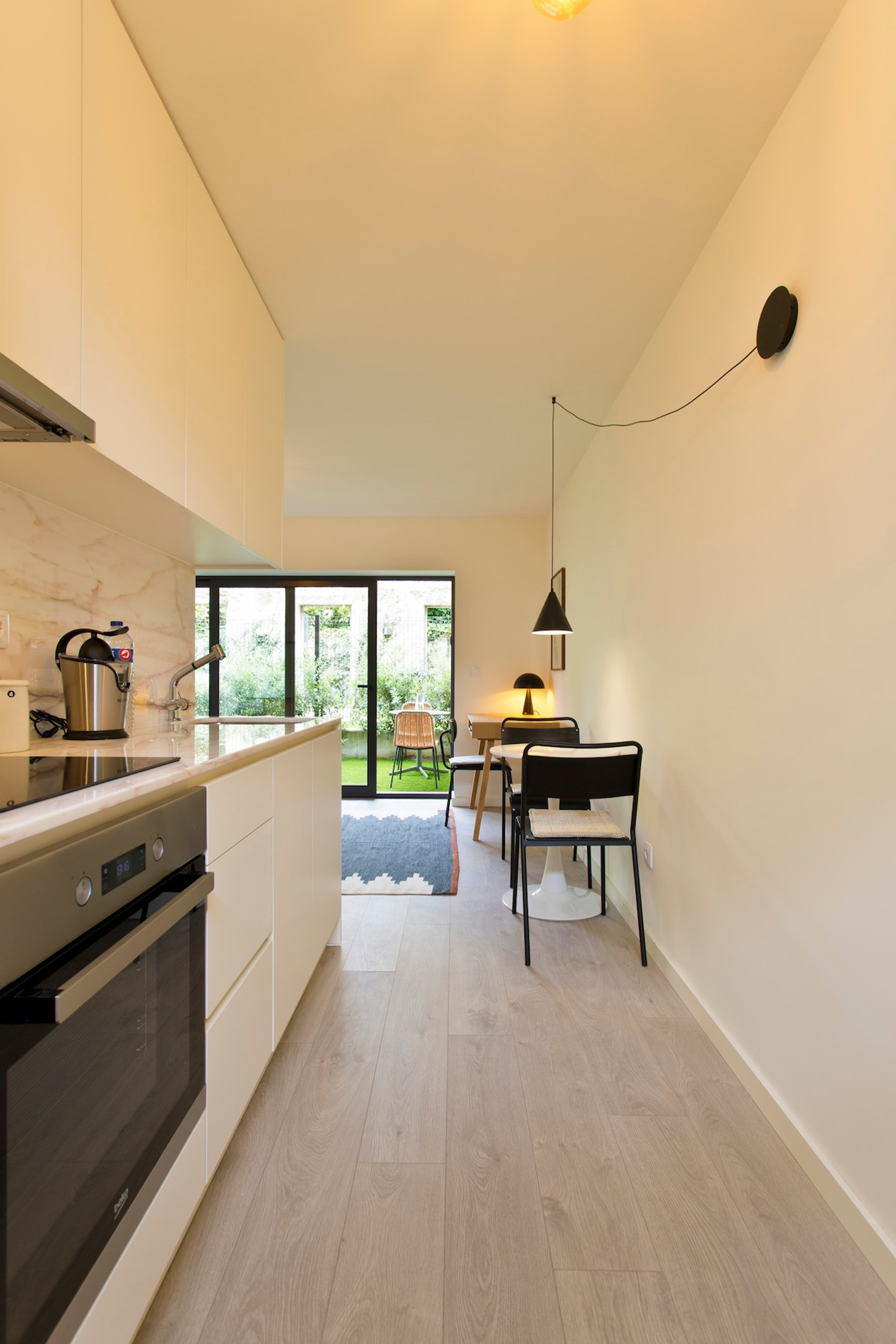 Full kitchen image 2