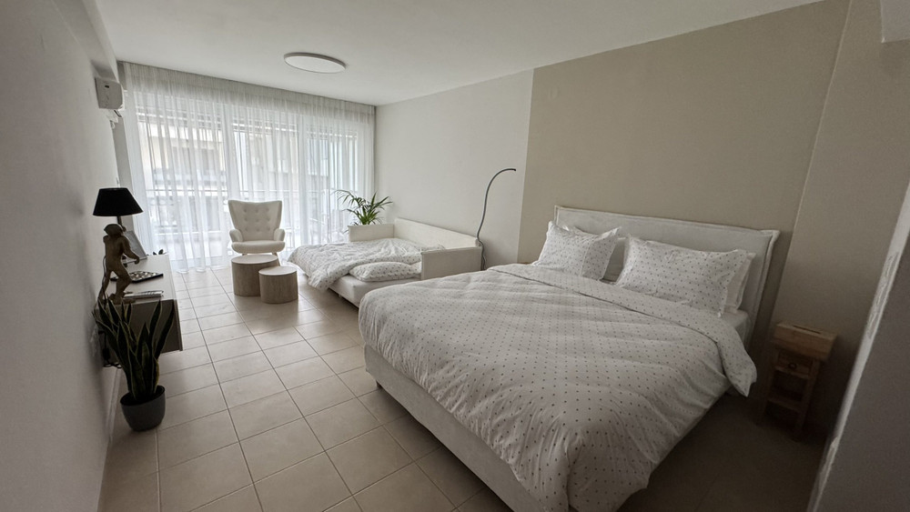 ATOM | Minimal Apartment with Parking & WiFi preview