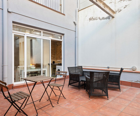 Fabulous 3 Bed with Terrace in Charming Gracia