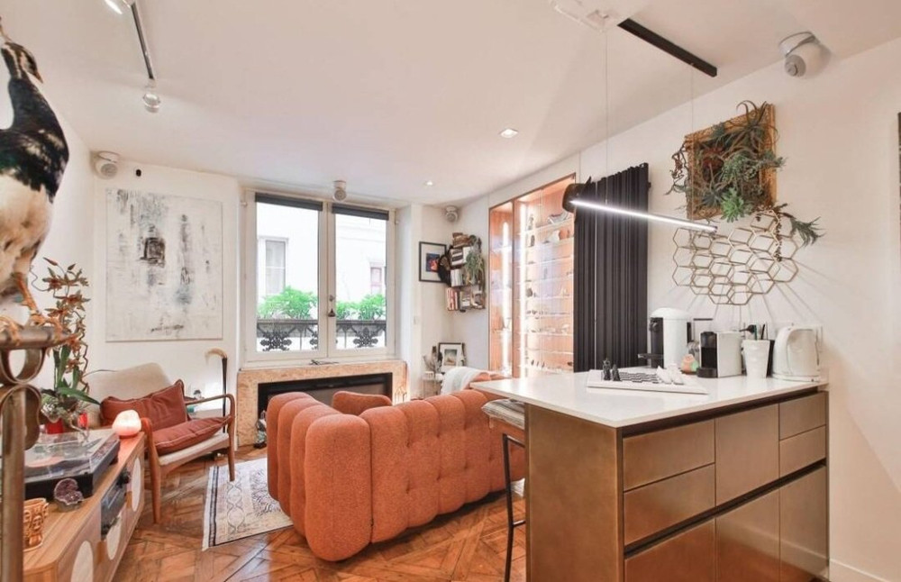 Elegant Duplex Apartment – Paris First District preview