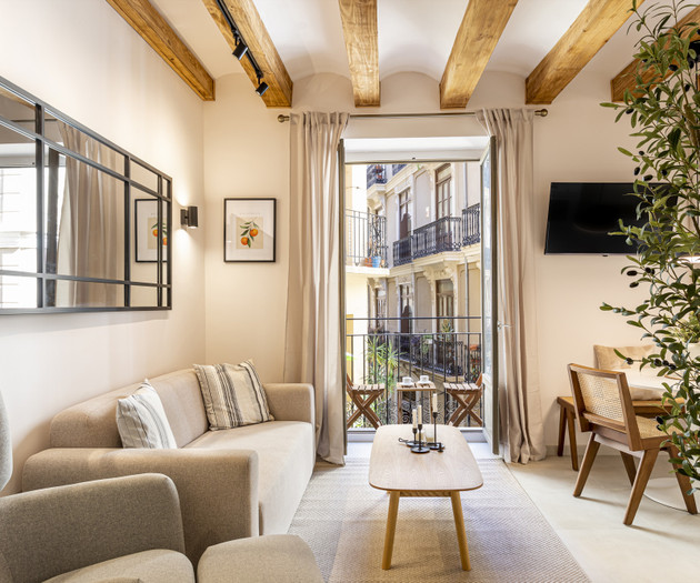 Super elegant, bright and centrally located