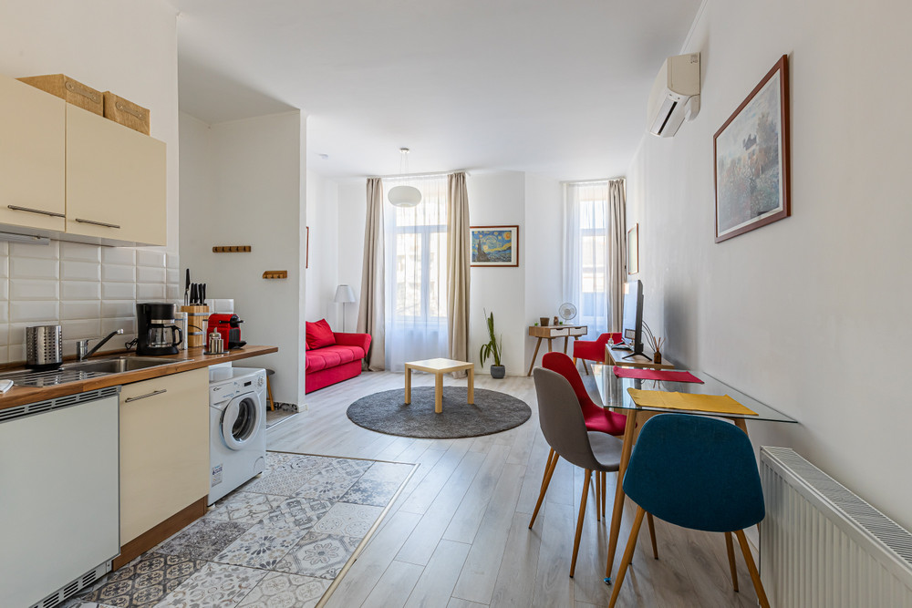1.5-room quiet flat in the Corvin district preview