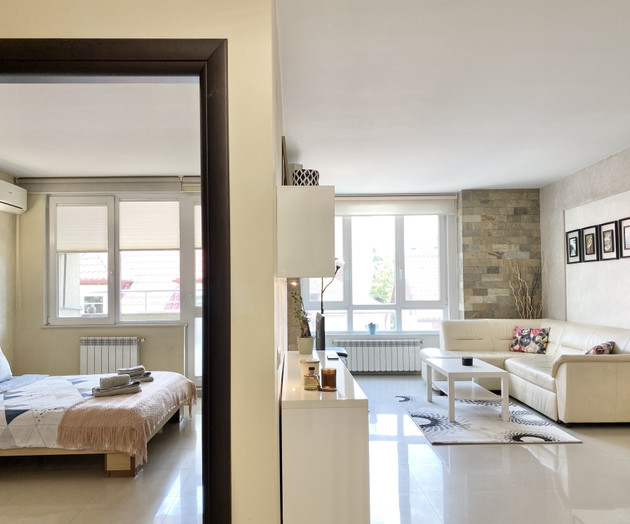 Entire Apartment for 4 Guests in Sofia, Banishora