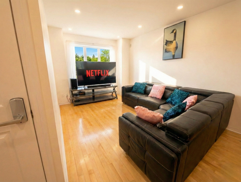 Spacious 2BR | FREE Parking + 1.5 Bath | Near YUL preview