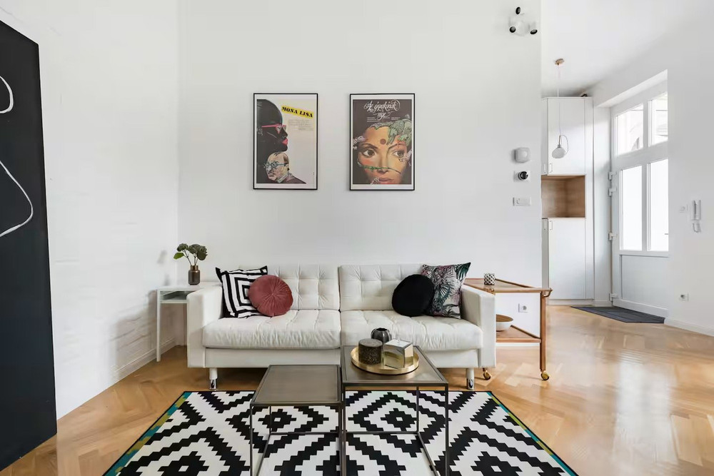 Vibrant Turn of the Century Apartment AC @Opera preview