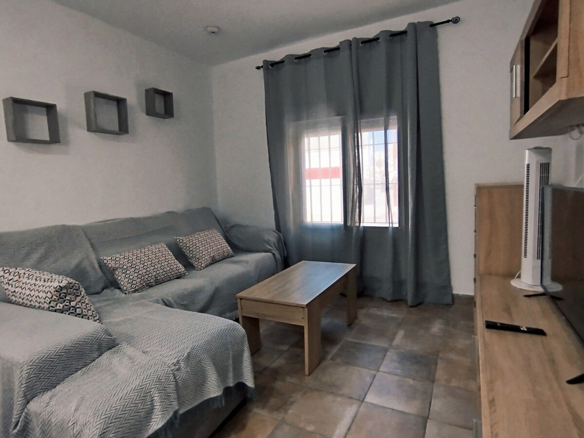 Living room image 3