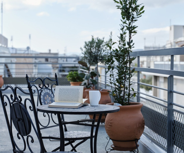 The balcony's table