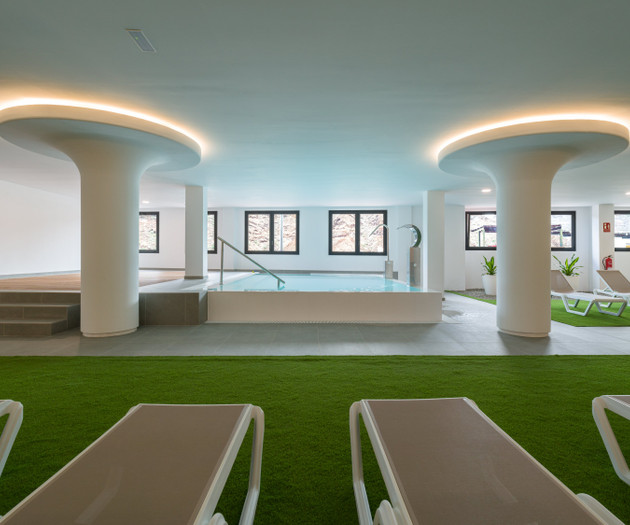 Indoor pool with columns